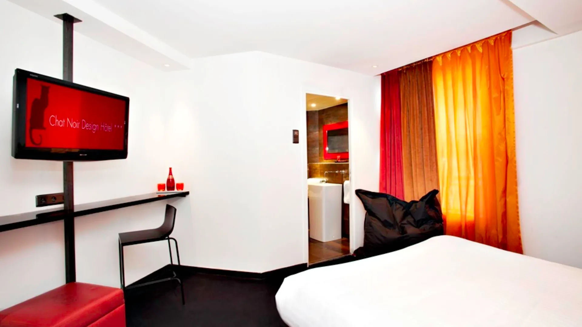 Le Noir Hotel 4*