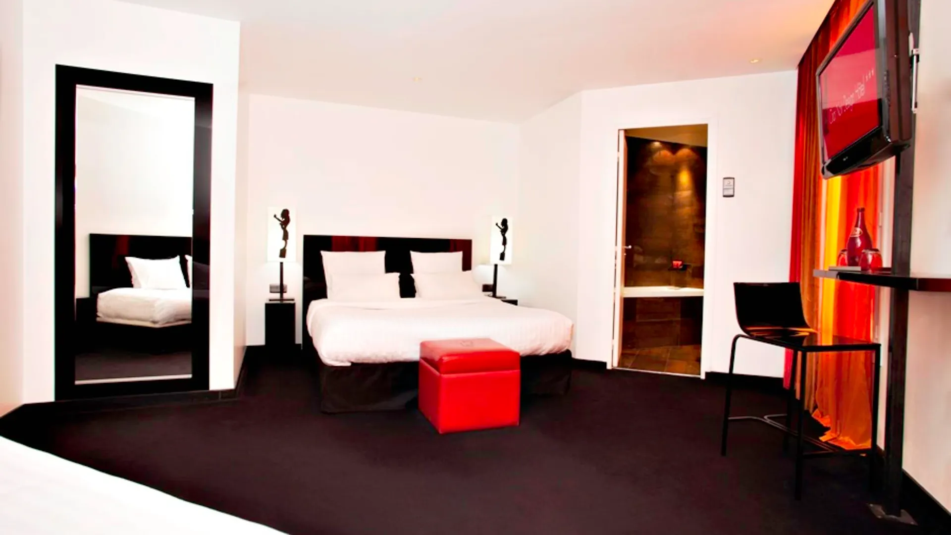 Le Noir Hotel