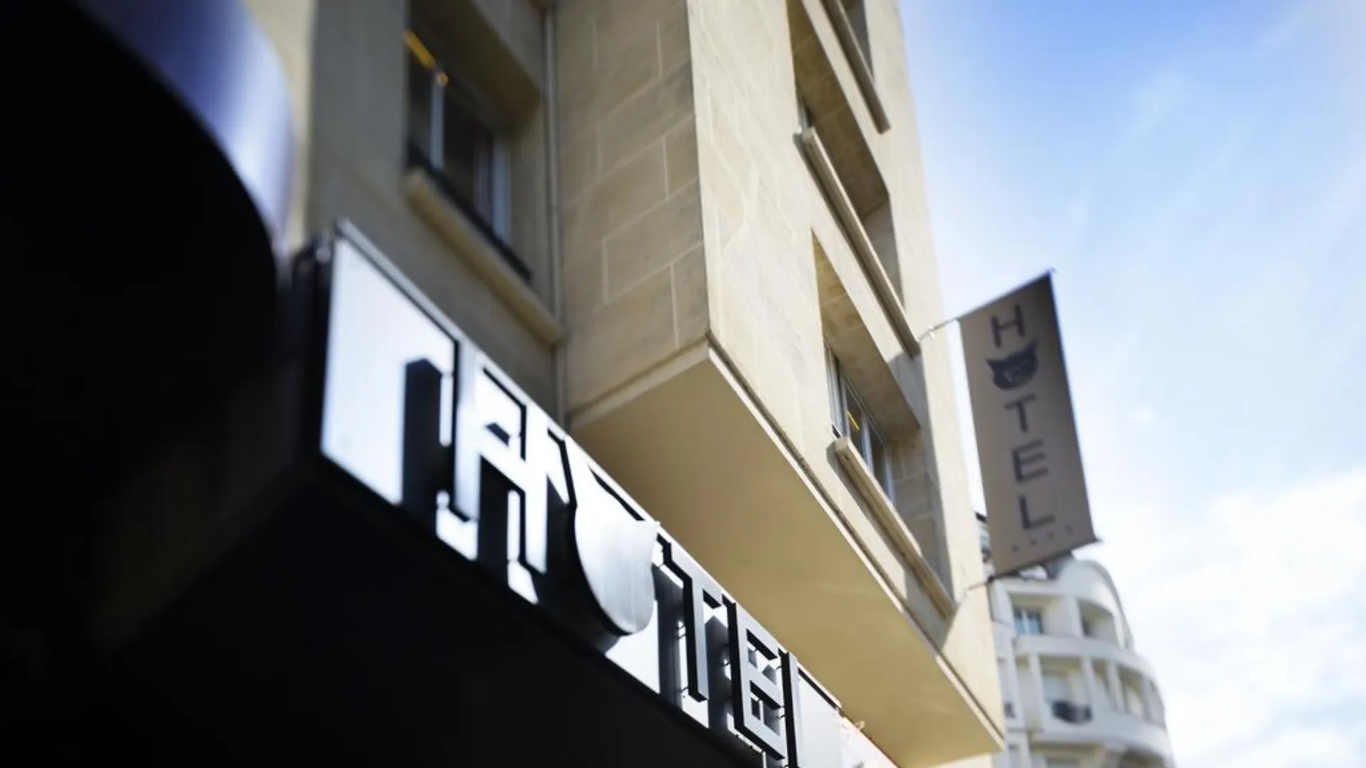Le Noir Hotel 4*