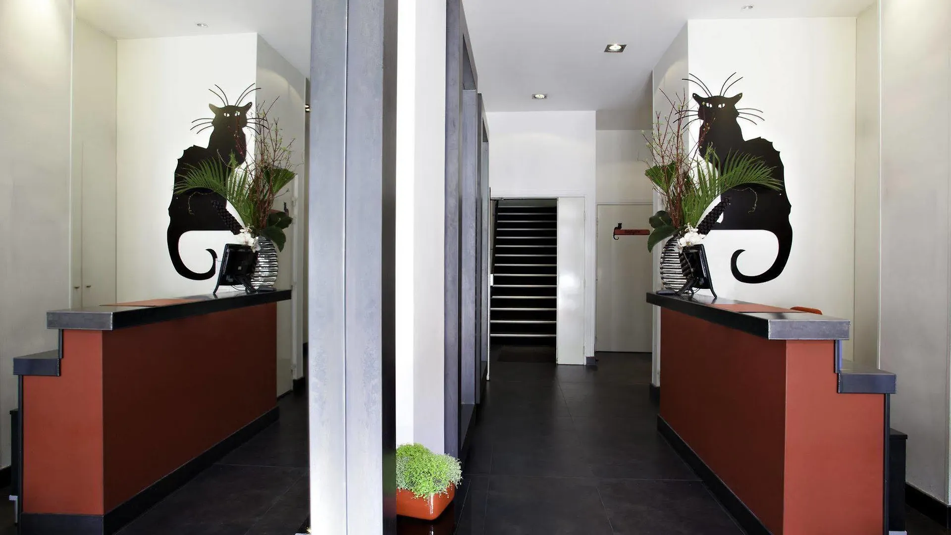Le Noir Hotel